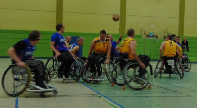 Rollstuhlbasketballer starten in die Oberliga West mit einem Sieg und einer Niederlage